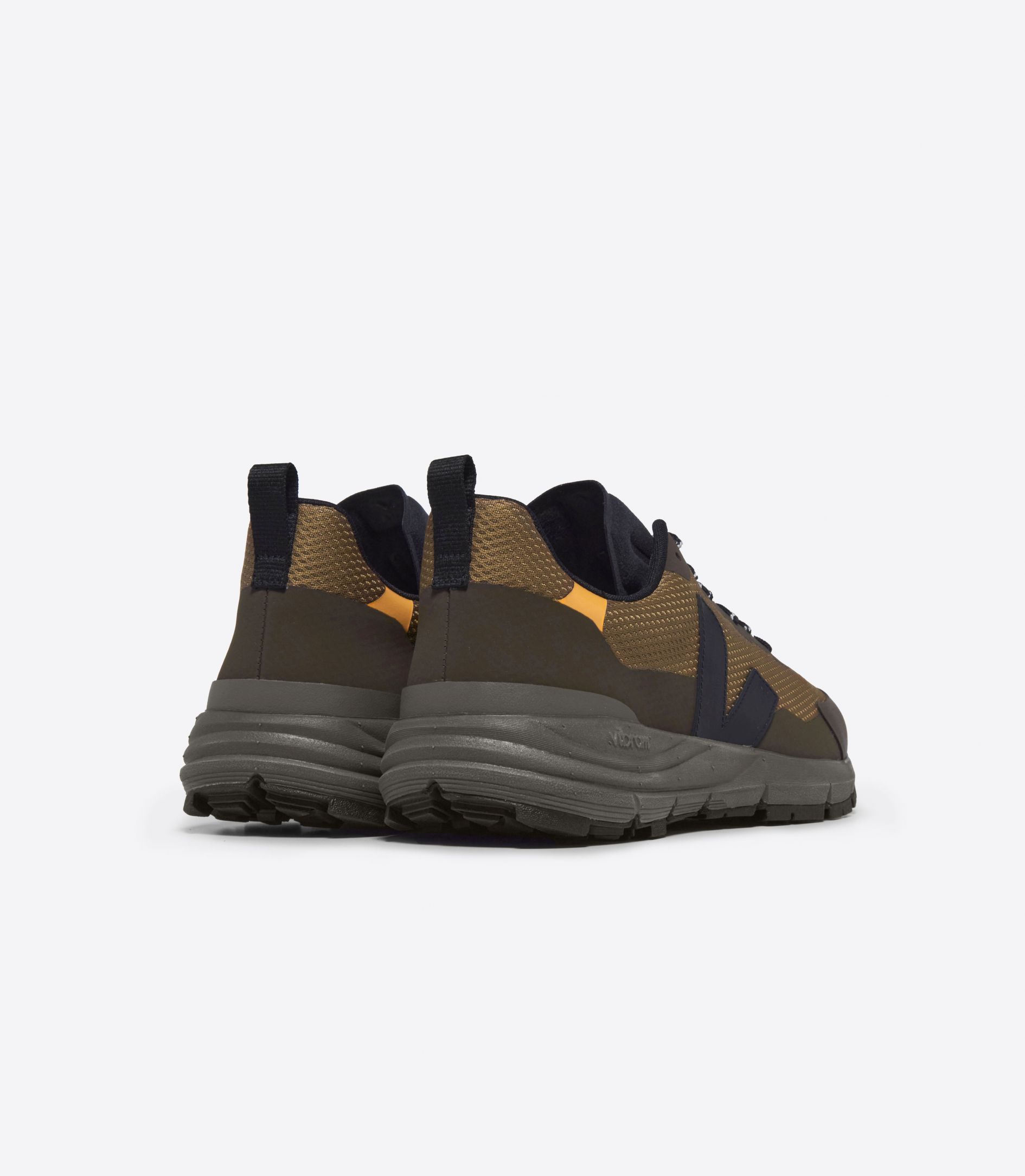 VEJA DEKKAN ALVEOMESH TENT BLACK OURO | VJ24368