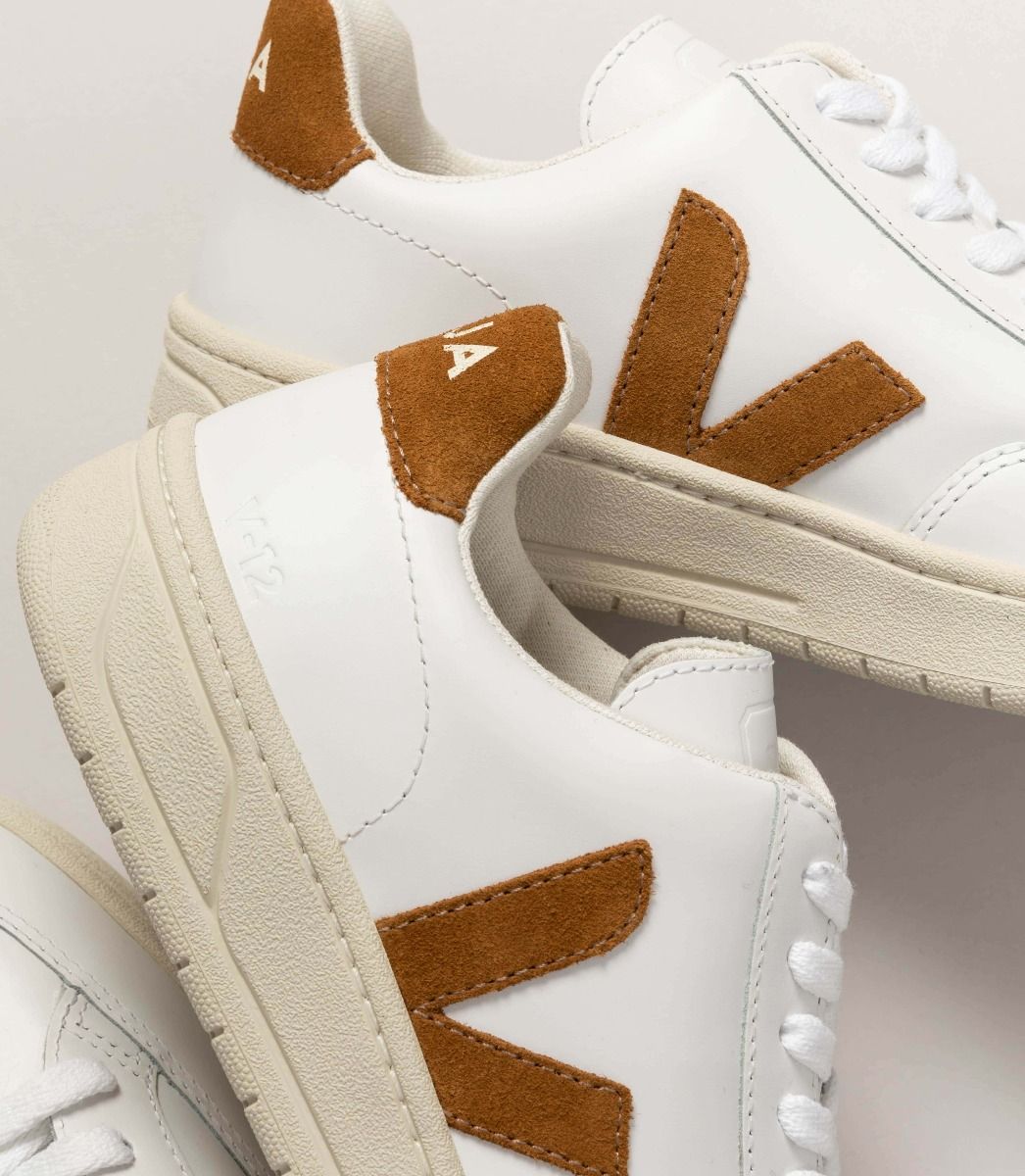 VEJA V-12 LEATHER WHITE CAMEL | VJ24257