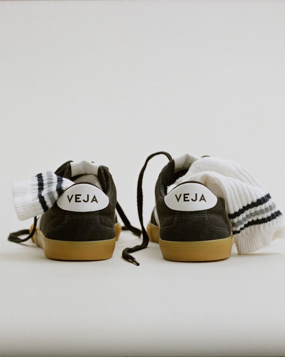 VEJA VOLLEY CANVAS BLACK WHITE NATURAL | VJ24469