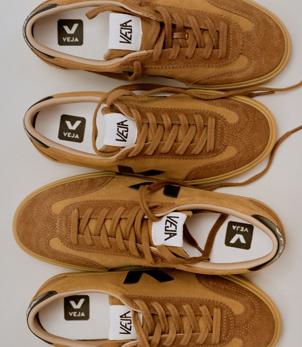 VEJA VOLLEY SUEDE CAMEL BLACK | VJ24473